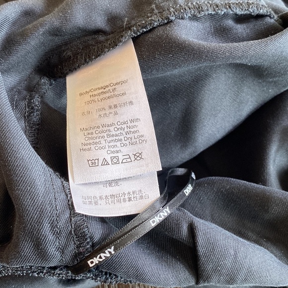 DKNY joggers size small in black 100% Lyocell. - Picture 7 of 11